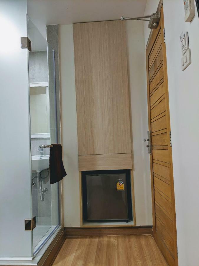 굿 원 호스텔 앤 카페 바 방콕 외부 사진