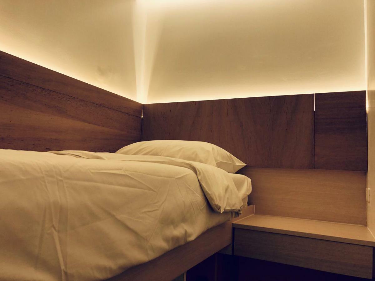 굿 원 호스텔 앤 카페 바 방콕 외부 사진