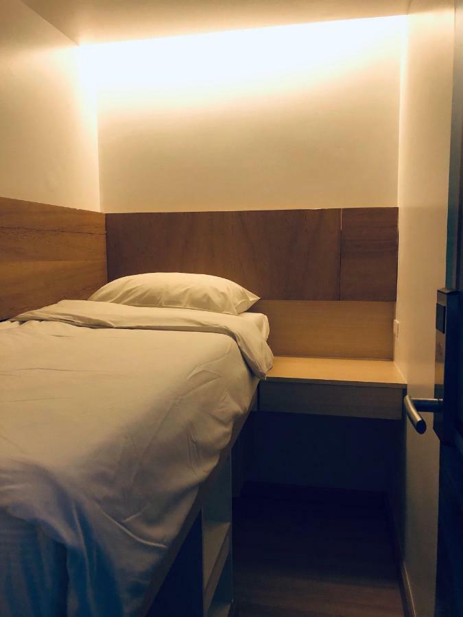굿 원 호스텔 앤 카페 바 방콕 외부 사진